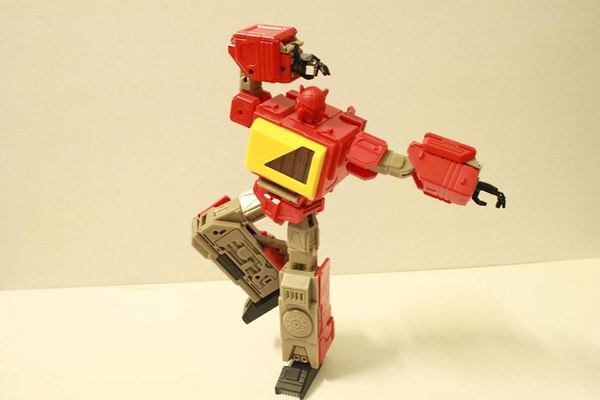 Keith's Fantasy Club Transistor MP Class Not Blaster Figure And Cassette Bot Images Revealed  (7 of 14)